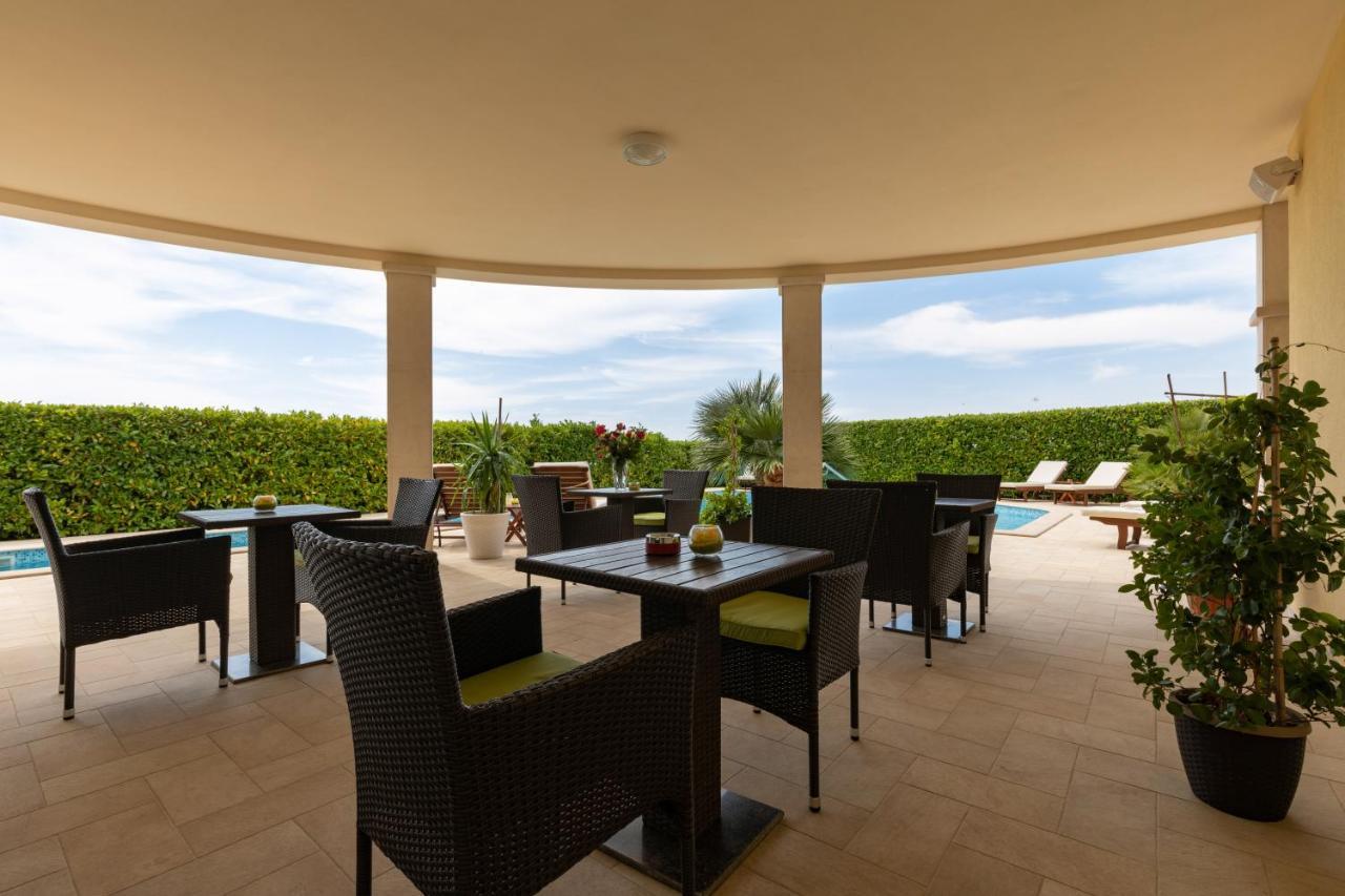 B&B Villa Oasa 1 โรวีน ภายนอก รูปภาพ