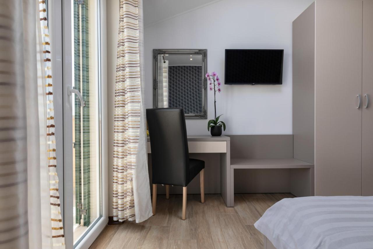 B&B Villa Oasa 1 โรวีน ภายนอก รูปภาพ