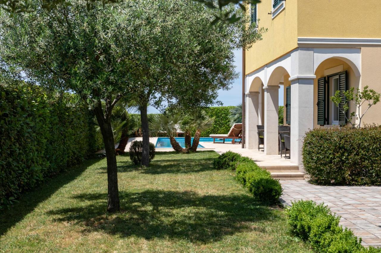 B&B Villa Oasa 1 โรวีน ภายนอก รูปภาพ