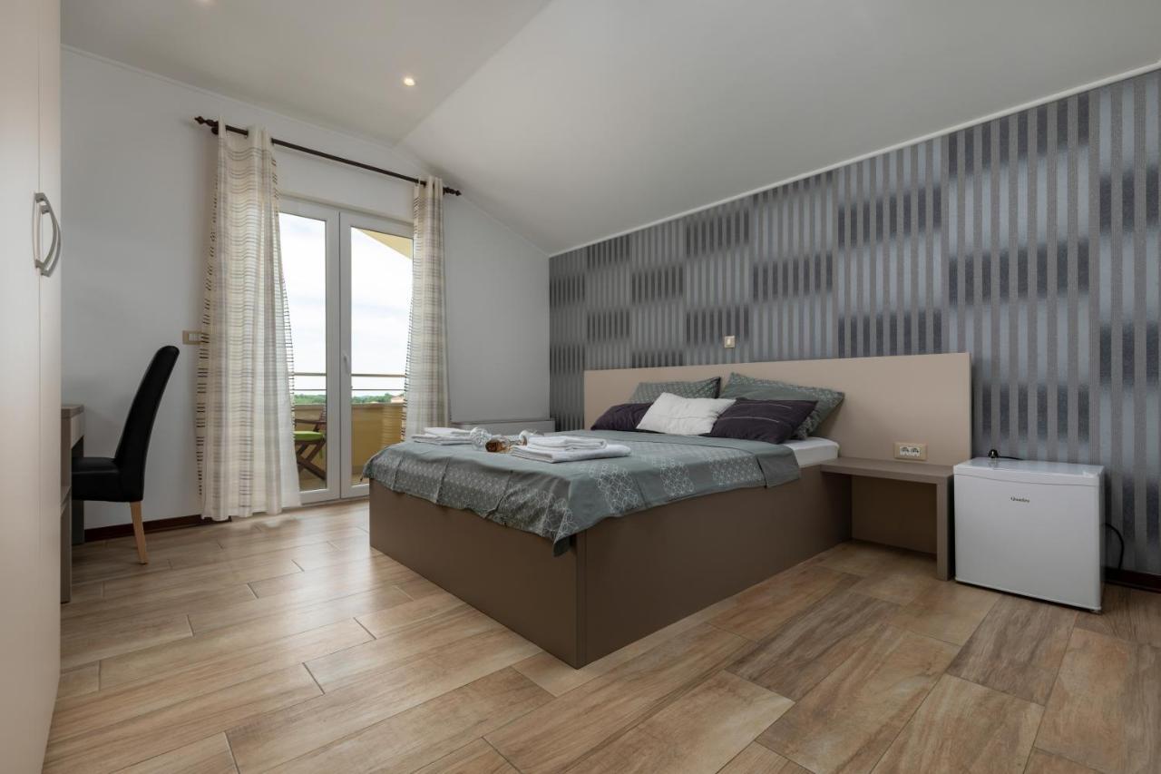 B&B Villa Oasa 1 โรวีน ภายนอก รูปภาพ